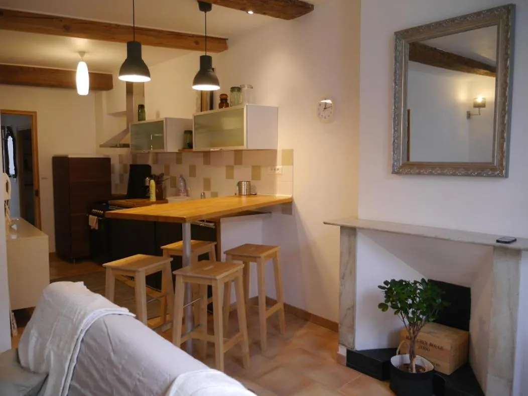 Centre Ville, Confortable appartement 60m2 Avignon 0*,  France